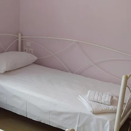 Theros House بيت للعطل *