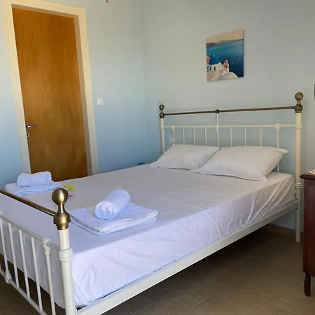 Holiday home Theros House